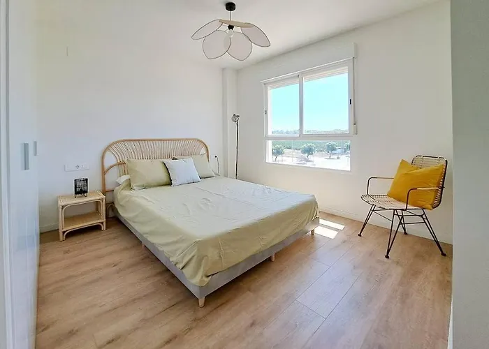 Charming Flat Close To The Beach