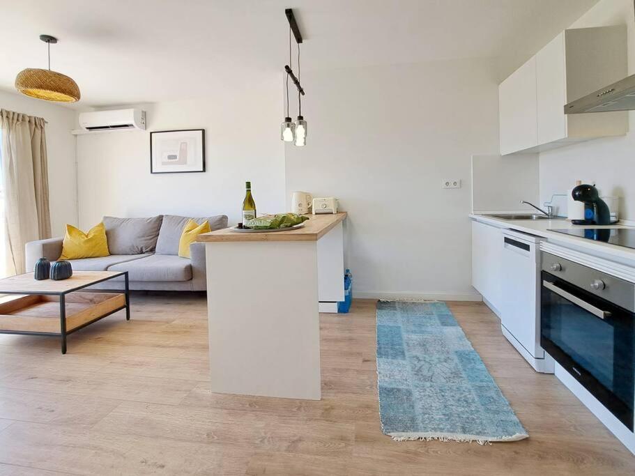 Charming Flat Close To The Apartment